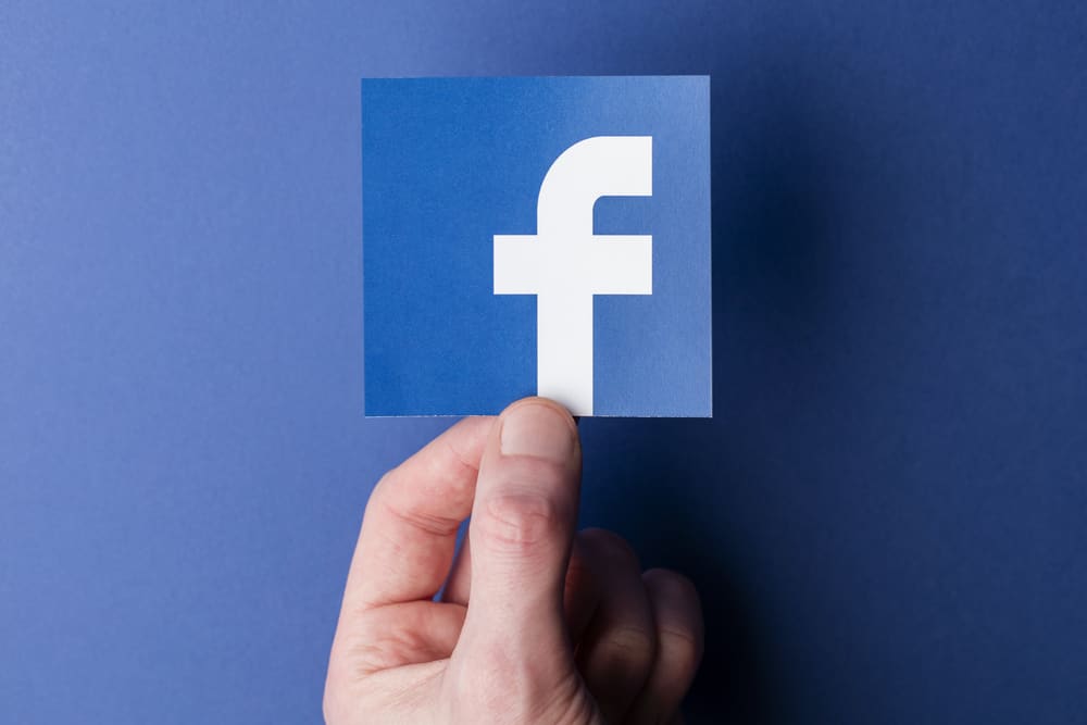 Как долго Facebook хранит удаленные сообщения