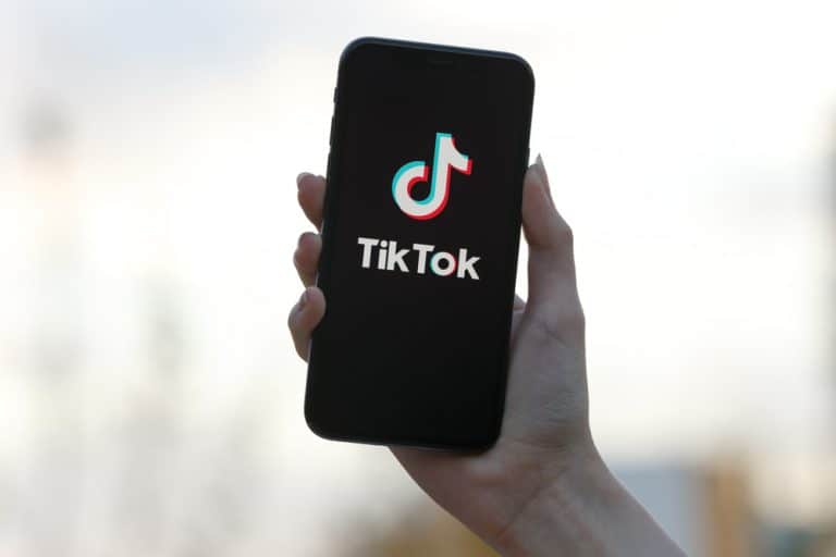 How To Add Clips to TikTok? ITGeared
