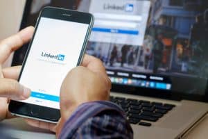 How To Log Out Of Linkedin