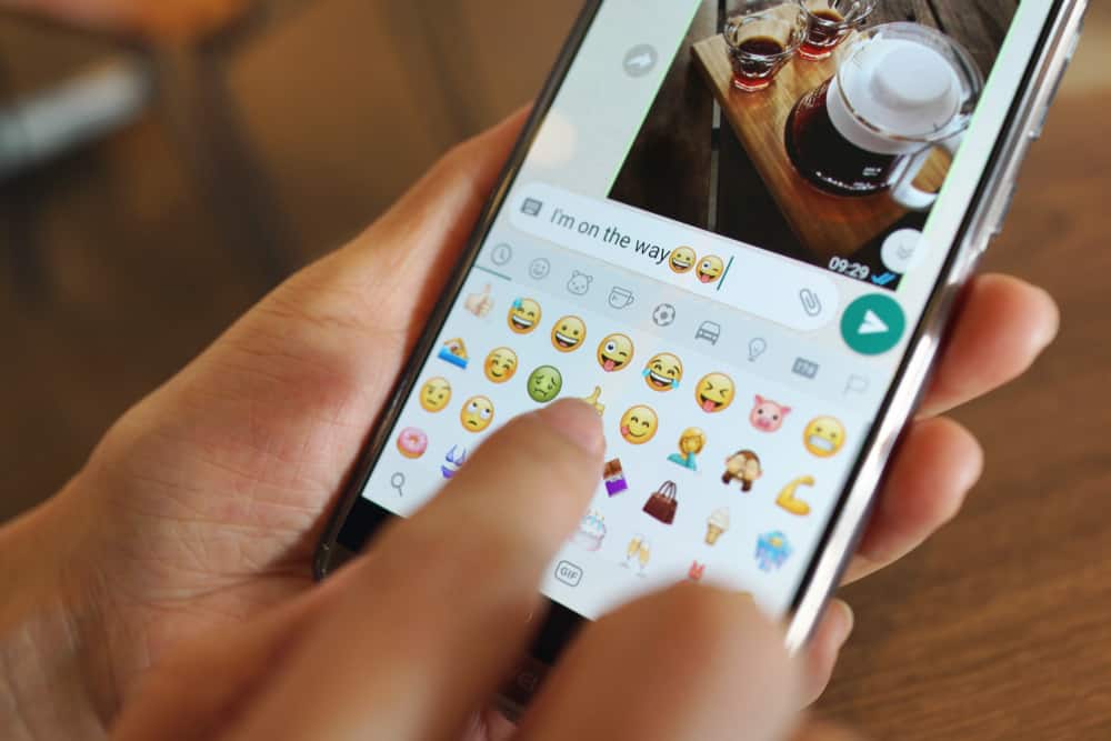 How To Make GIF Stickers for WhatsApp