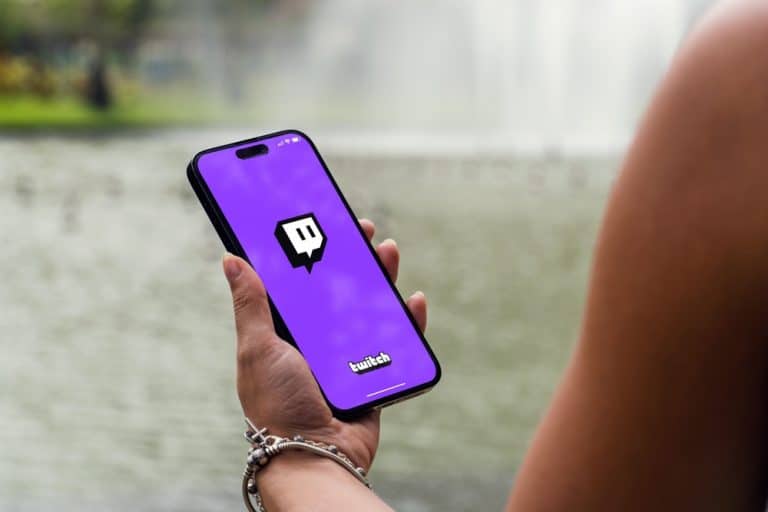 How To Chat On Twitch
