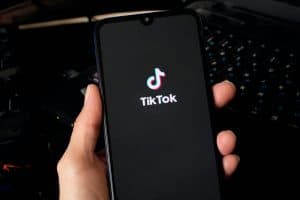 How To Pin A Comment On Tiktok