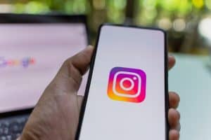 How To Post Memories On Instagram