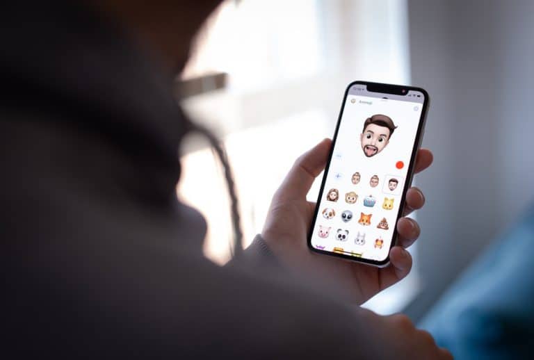 How To Rickroll Someone on iMessage ITGeared