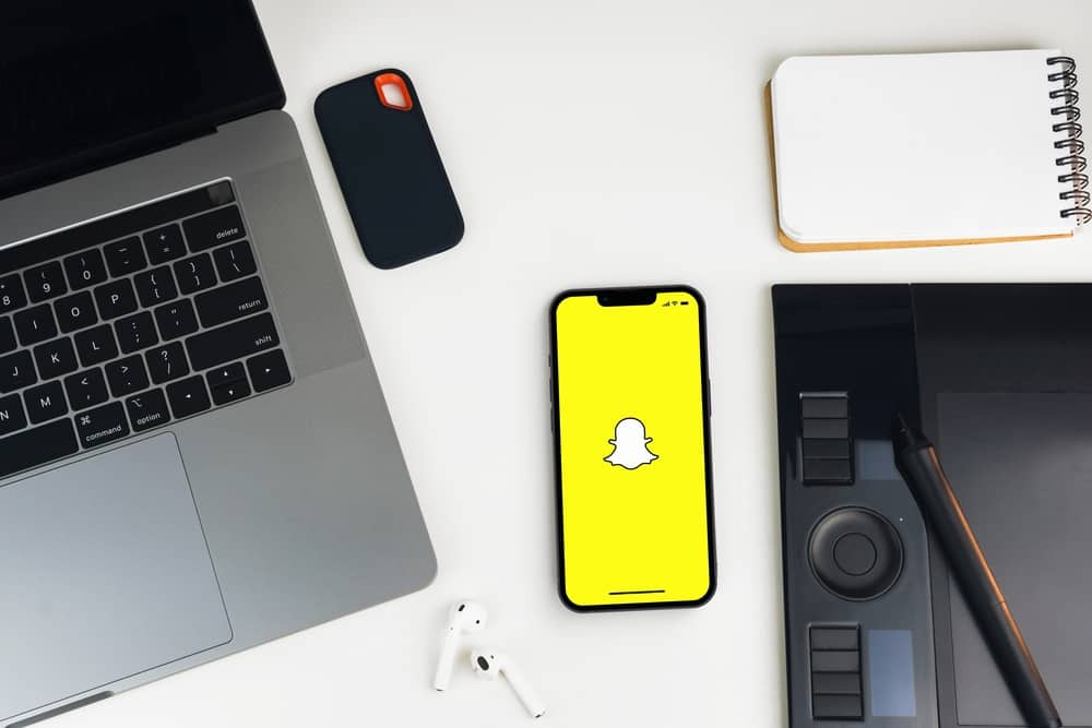 How To Send A Snapchat To All Contacts