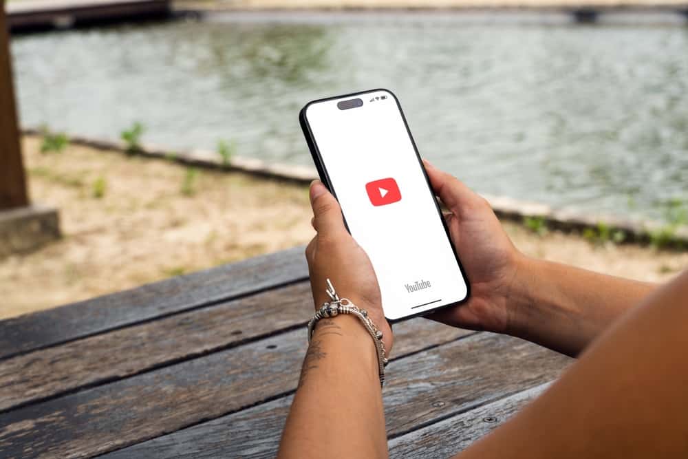 How To Add YouTube To Desktop ITGeared