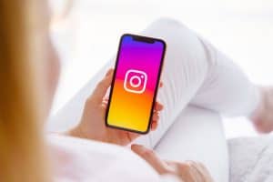 How To Share Screen On Instagram