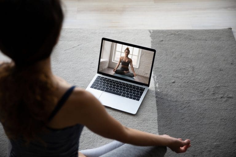 How To Teach Yoga on Zoom? ITGeared