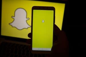 How To Unsave Snapchat Messages