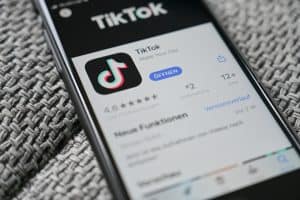 How To Use The Out Of Body Filter On Tiktok