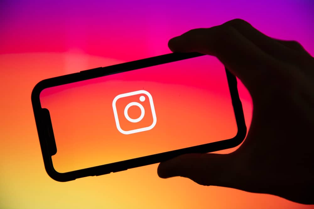 Does Instagram Randomly Follow Accounts? 