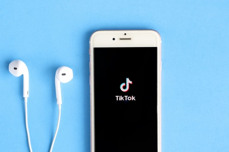 Why Is My TikTok Glitching? ITGeared